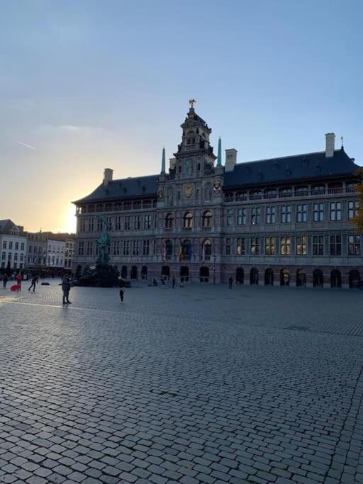 Hippe Studio In Historisch Gebouw In Oude Centrum Antwerpen Buitenkant foto